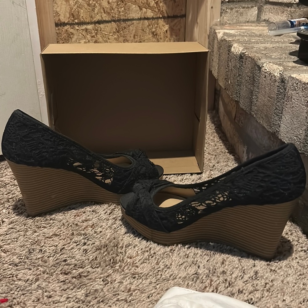 Wore these once for prom, no need for them anymore! There super comfortable!